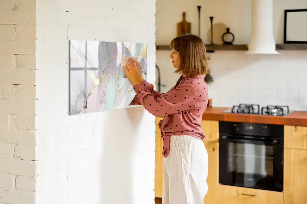 Tableau blanc magnétique effaçable à sec avec cadre finition marbre