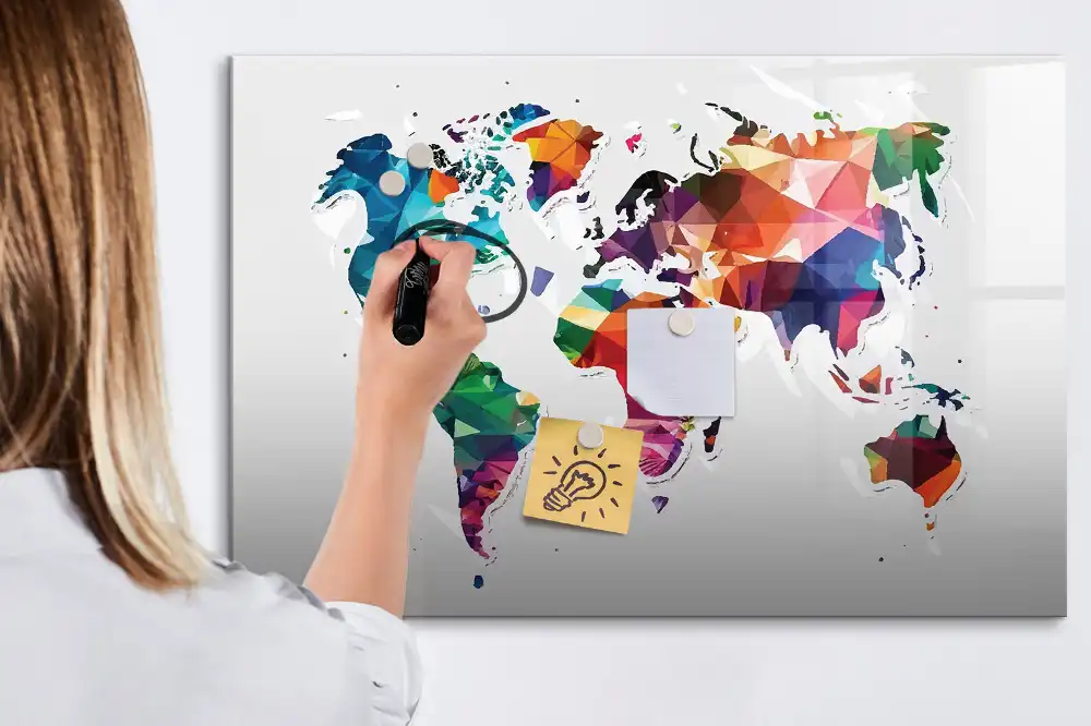 Tableau magnétique à dessiner avec grille géométrique en triangles
