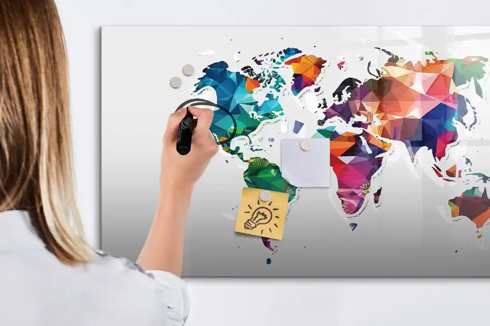 Tableau magnétique à dessiner avec grille géométrique en triangles