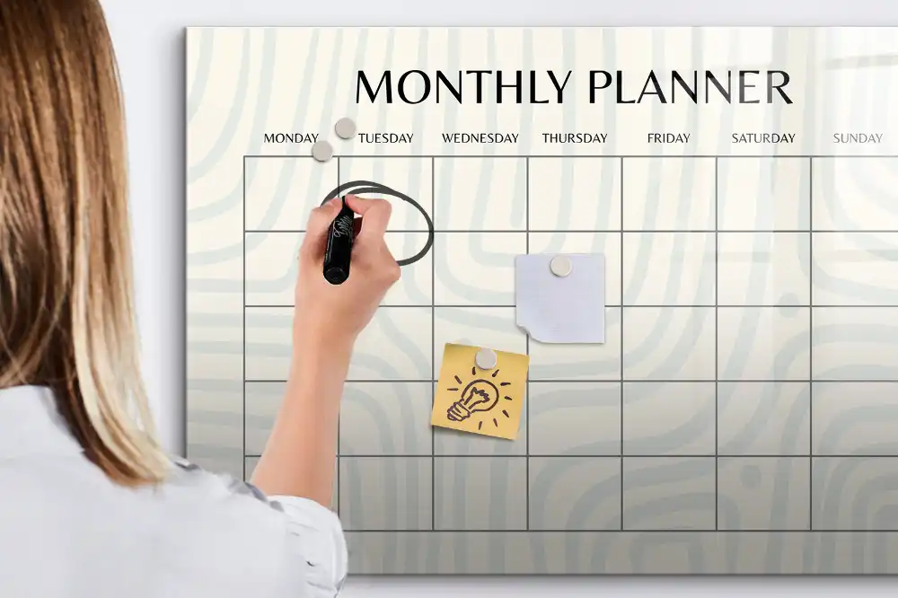 Calendrier mensuel magnétique effaçable à sec