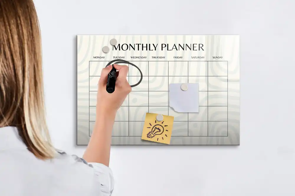 Calendrier mensuel magnétique effaçable à sec