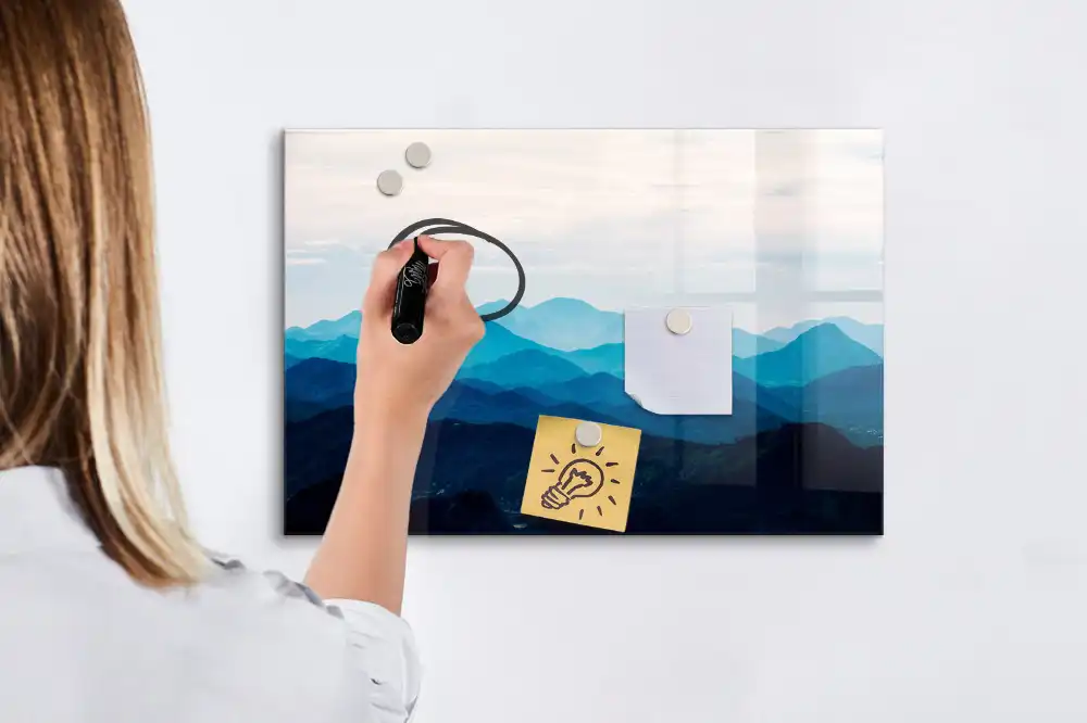 Tableau blanc magnétique effaçable à sec avec motif de montagne à l'aquarelle