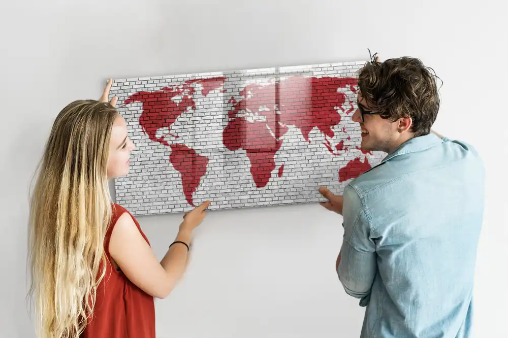 Tableau magnétique pour dessin à motif mur de briques et contour des continents