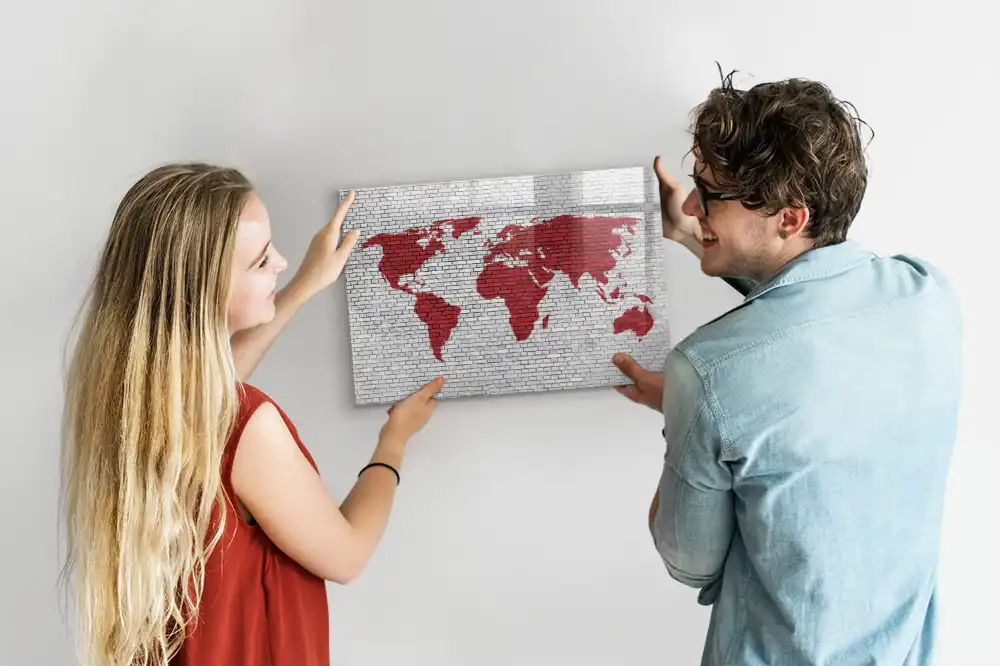 Tableau magnétique pour dessin à motif mur de briques et contour des continents