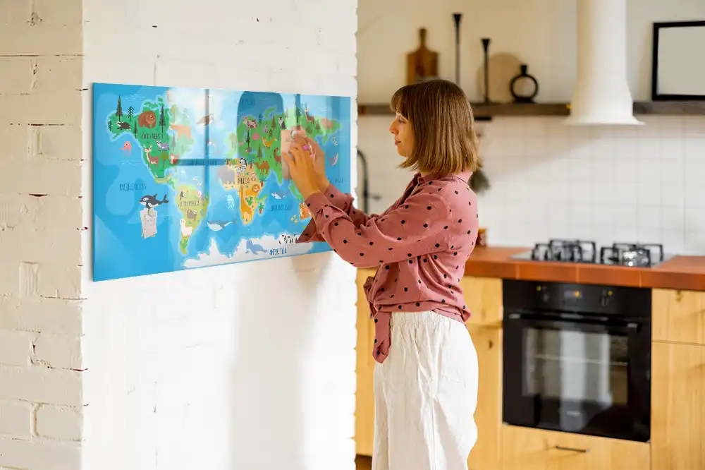Tableau blanc magnétique effaçable à sec avec carte du monde