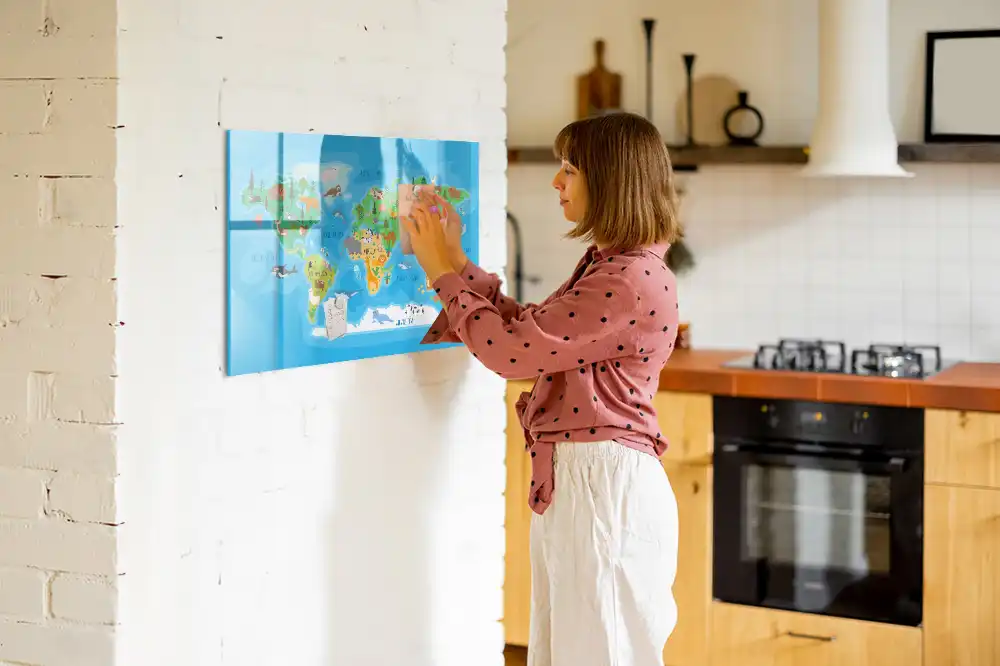 Tableau blanc magnétique effaçable à sec avec carte du monde