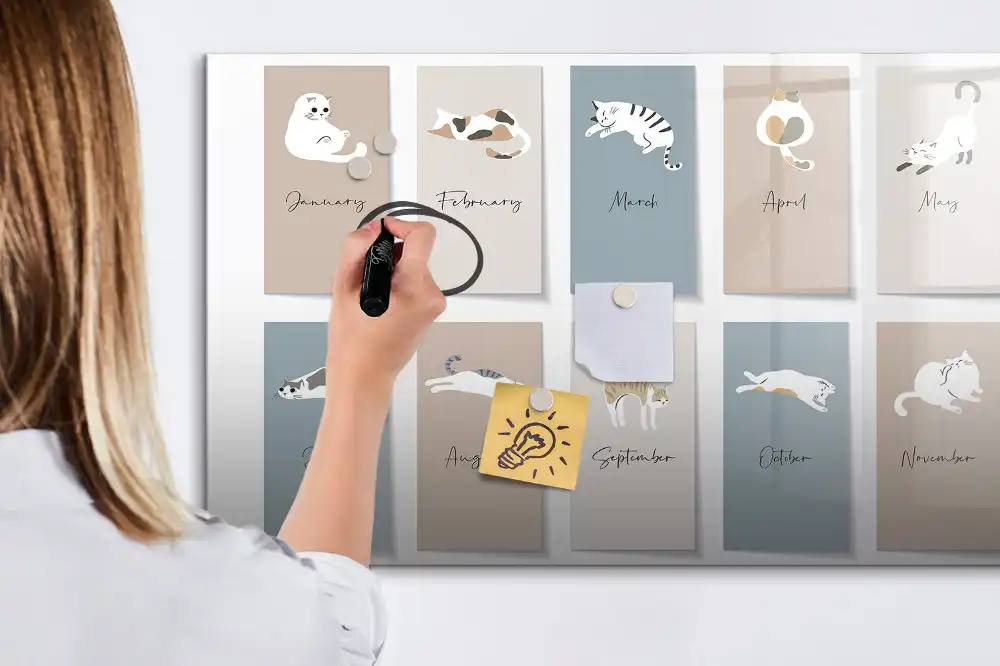 Tableau blanc magnétique avec calendrier motif chat effaçable à sec