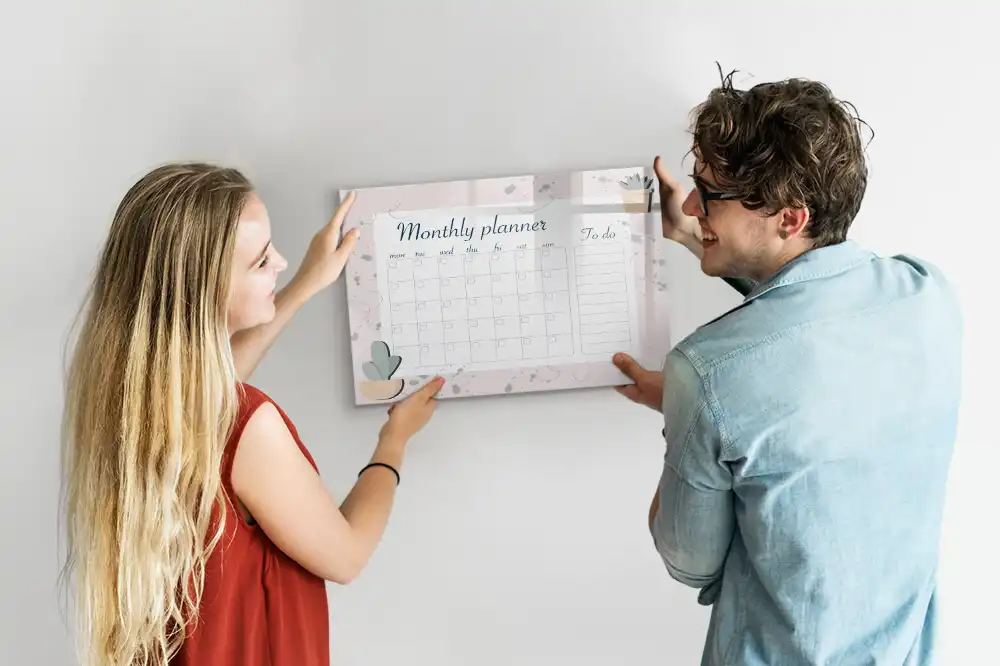 Tableau blanc magnétique effaçable à sec avec calendrier mensuel