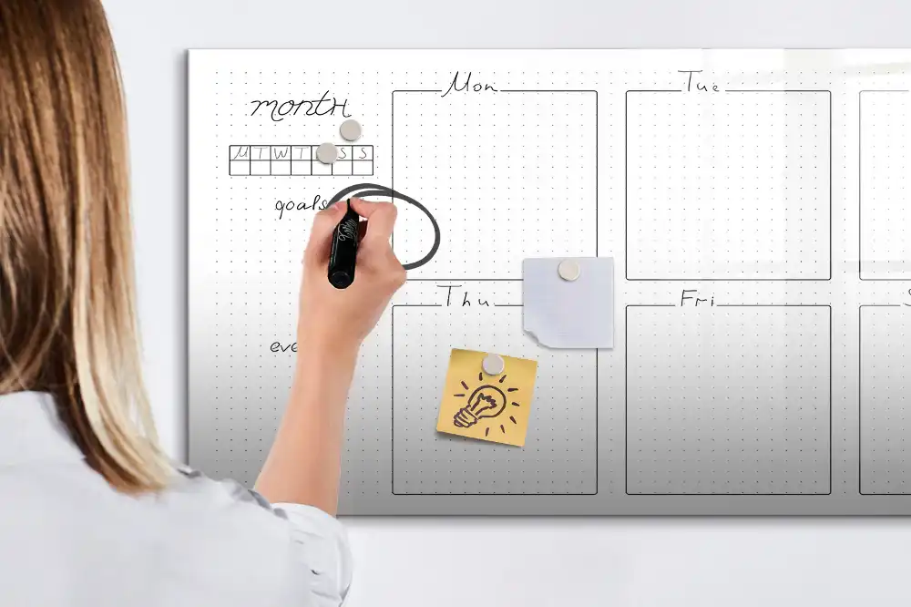 Tableau planning magnétique hebdomadaire pour tâches à dessiner