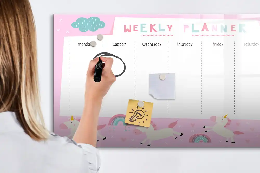 Tableau magnétique calendrier hebdomadaire pour enfants