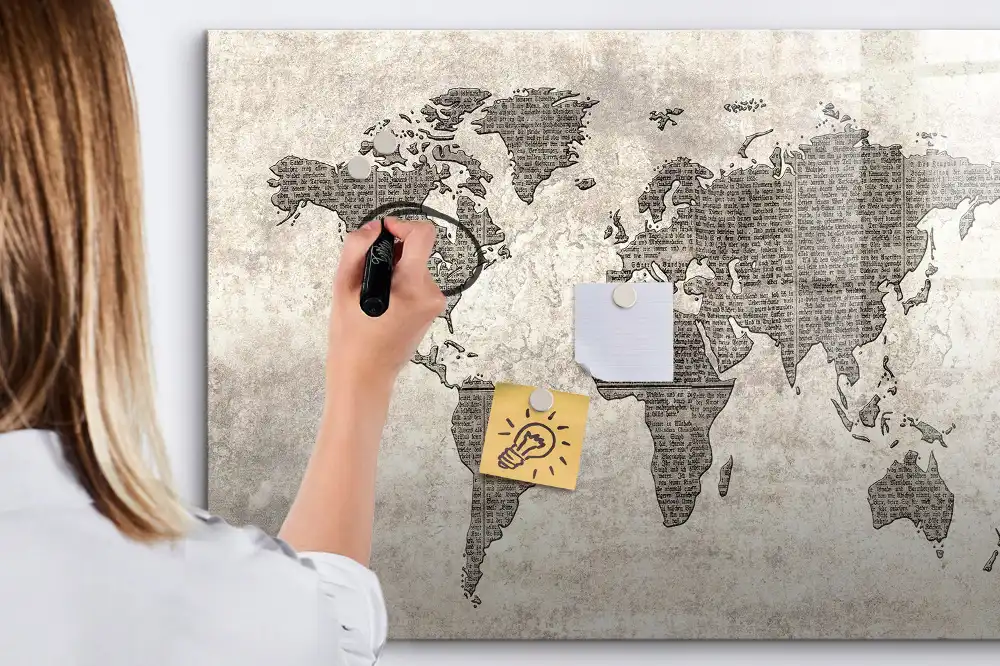 Tableau magnétique à dessiner avec carte des continents et impression journal