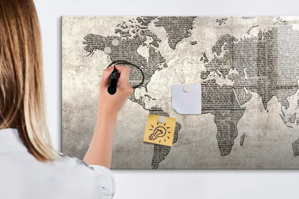 Tableau magnétique à dessiner avec carte des continents et impression journal
