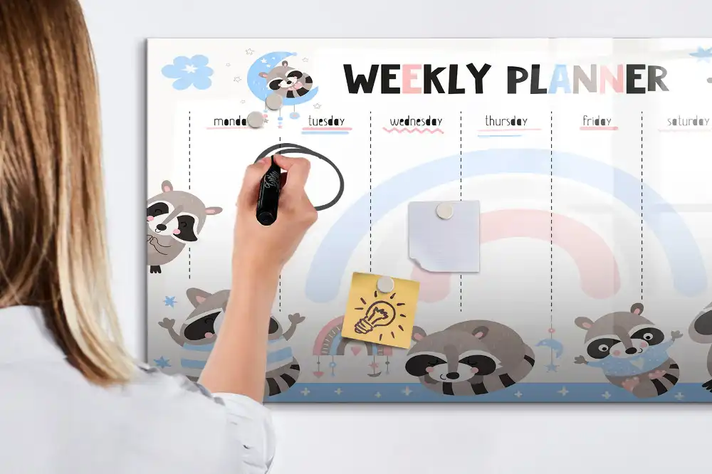 Tableau blanc magnétique effaçable à sec avec calendrier hebdomadaire pour enfants