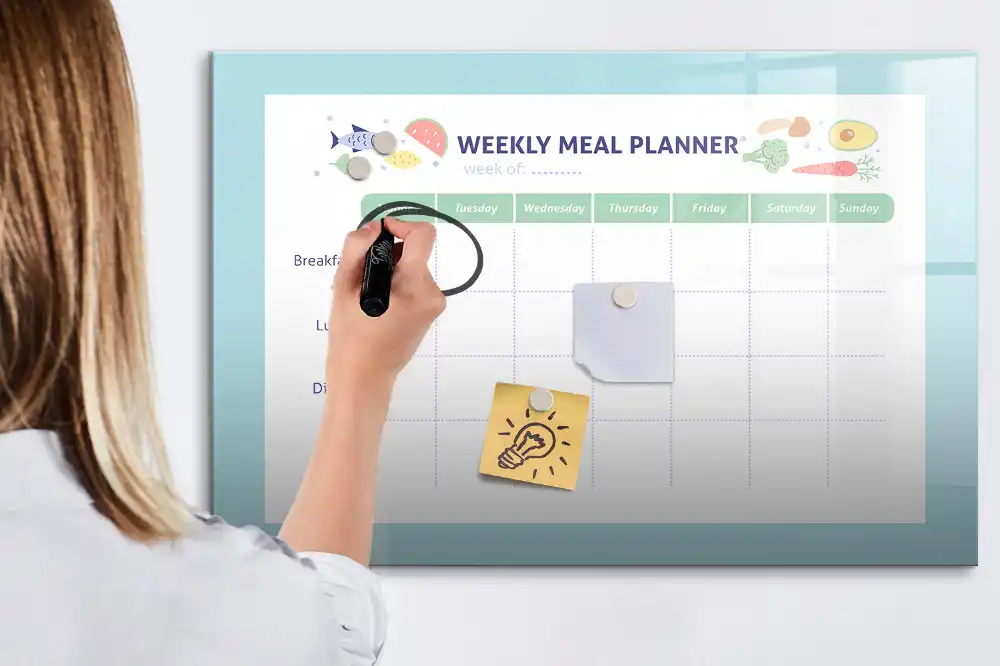 Tableau magnétique pour planification de menus de cuisine