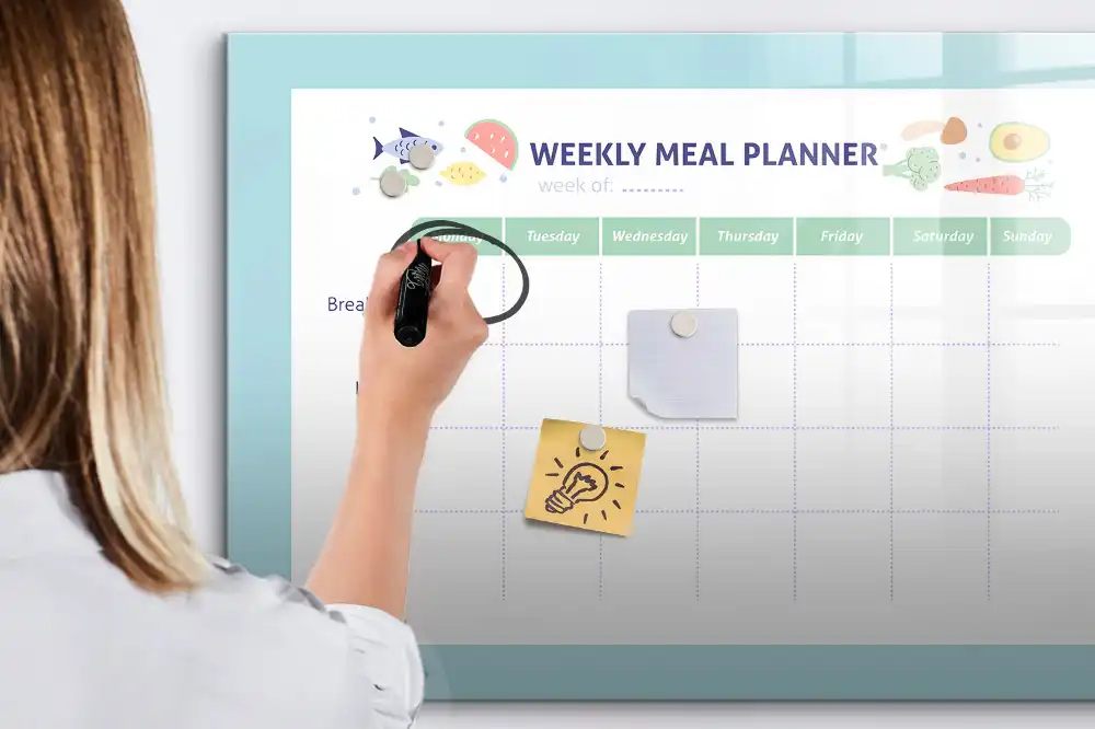 Tableau magnétique pour planification de menus de cuisine