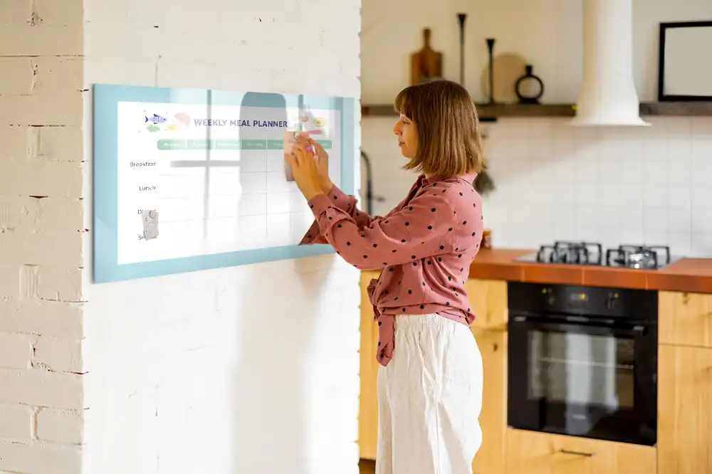 Tableau magnétique pour planification de menus de cuisine