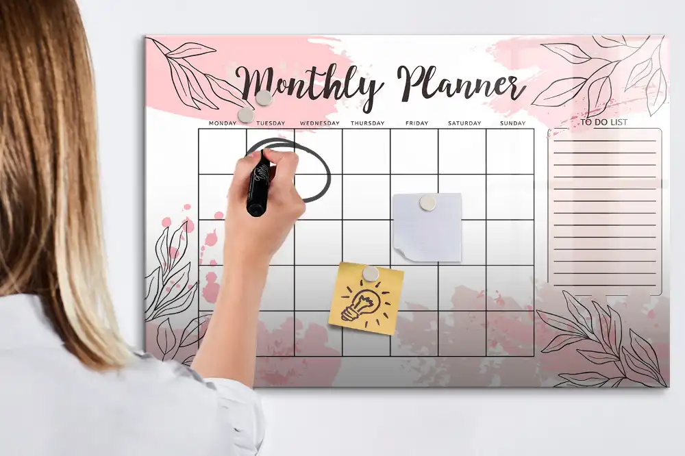Tableau magnétique calendrier mensuel rose pour écriture