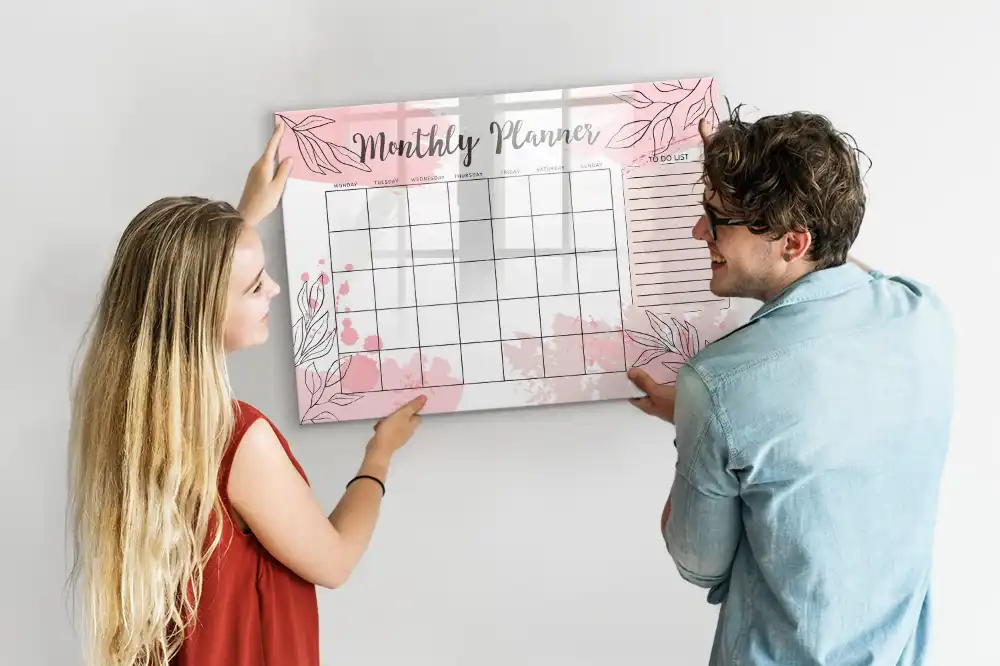 Tableau magnétique calendrier mensuel rose pour écriture