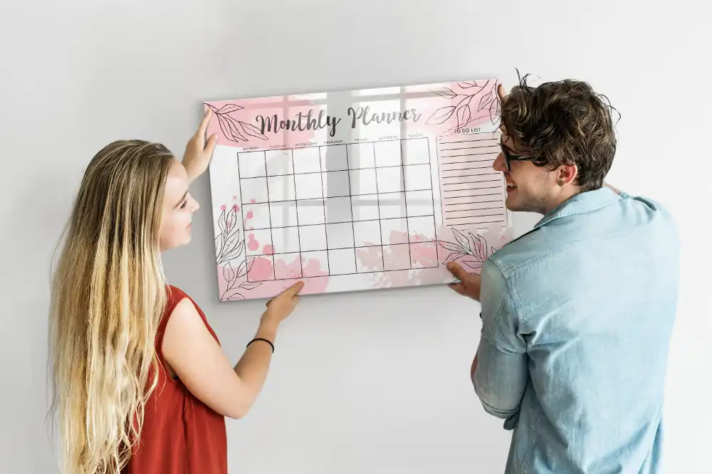 Tableau magnétique calendrier mensuel rose pour écriture