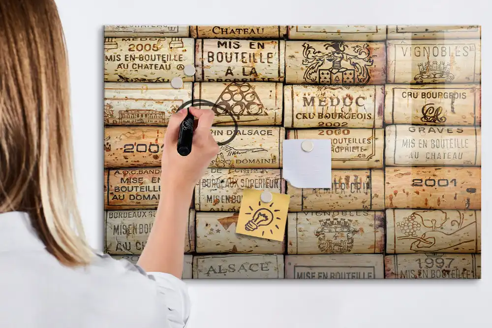 Tableau magnétique pour bouchons de vin