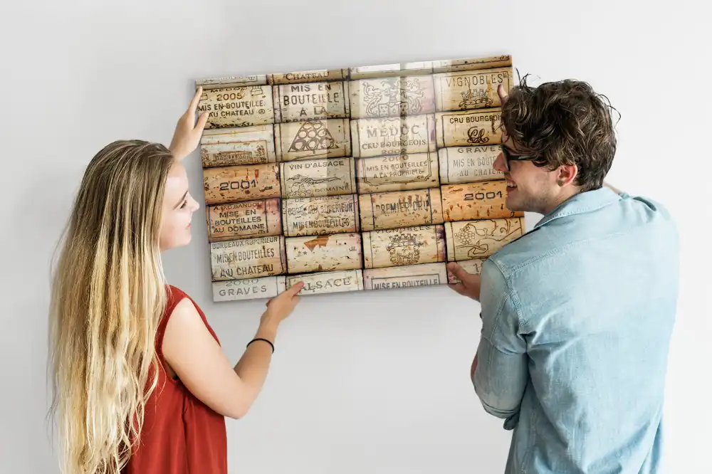 Tableau magnétique pour bouchons de vin
