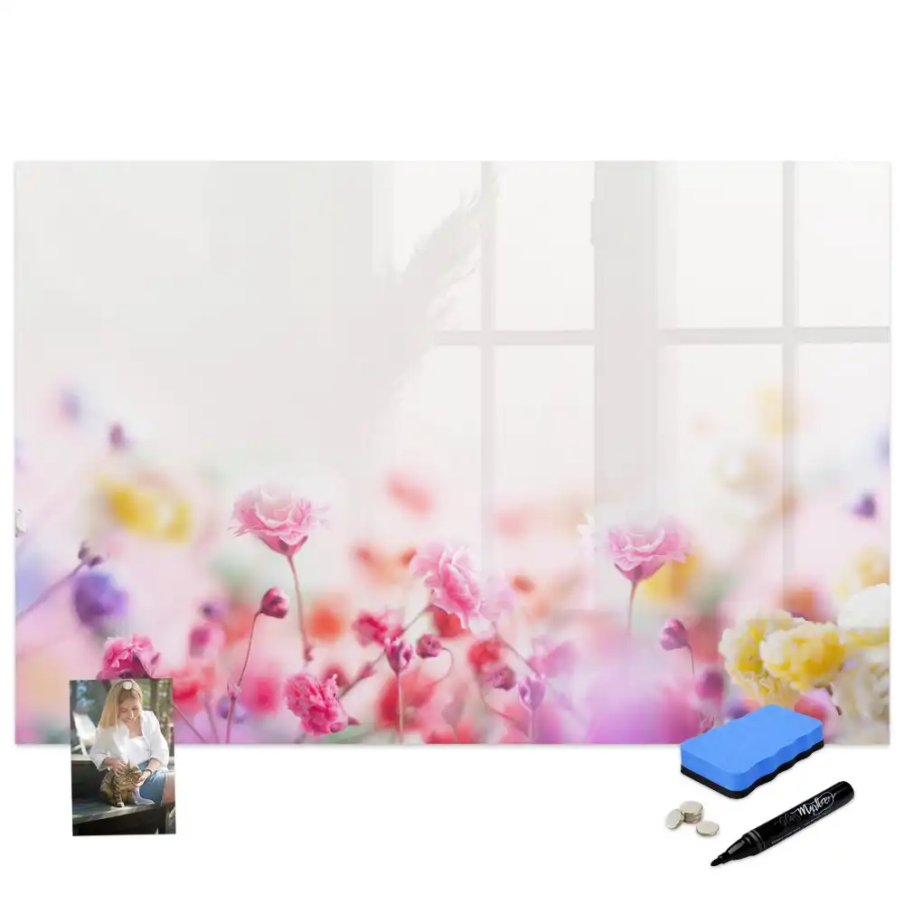 Tableau blanc magnétique effaçable à sec motif fleurs dans une prairie verte