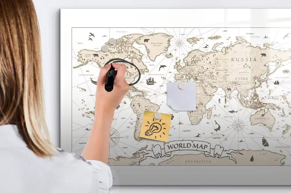 Tableau blanc magnétique effaçable à sec avec carte du monde ancienne