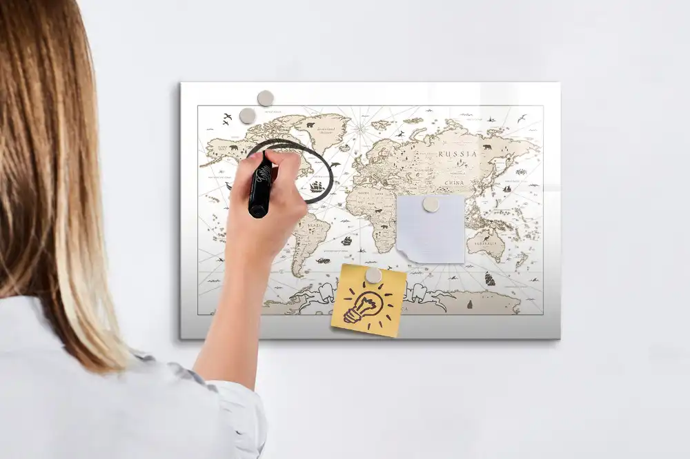 Tableau blanc magnétique effaçable à sec avec carte du monde ancienne