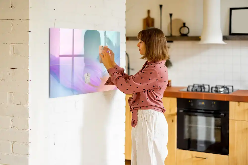 Tableau blanc magnétique effaçable à sec à motif de plumes d'oiseaux multicolores