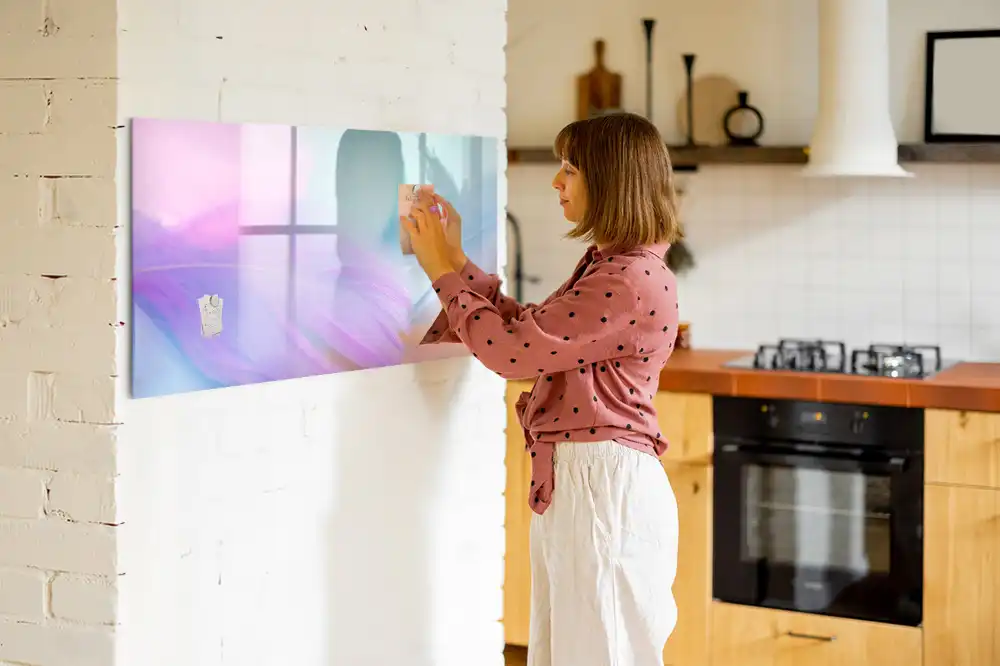 Tableau blanc magnétique effaçable à sec à motif de plumes d'oiseaux multicolores