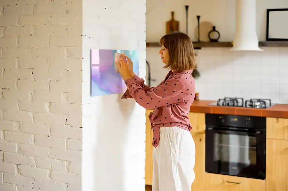 Tableau blanc magnétique effaçable à sec à motif de plumes d'oiseaux multicolores