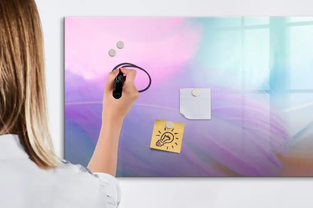 Tableau blanc magnétique effaçable à sec à motif de plumes d'oiseaux multicolores