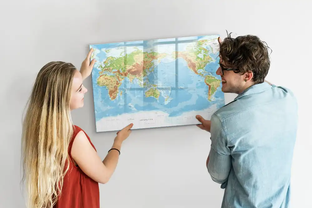 Tableau blanc magnétique effaçable à sec avec carte du monde physique