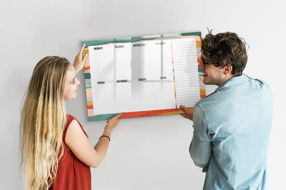 Tableau magnétique agenda hebdomadaire à dessiner