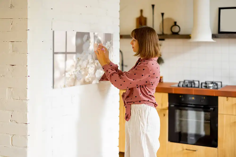 Tableau magnétique pour écriture motif fleurs blanches