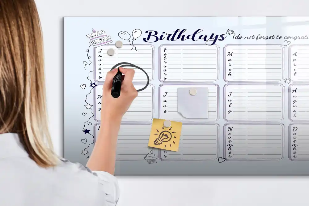 Tableau blanc magnétique effaçable à sec pour rappel d'anniversaire