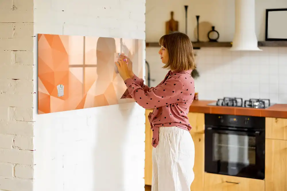 Tableau magnétique à dessiner motif triangles géométriques abstraits