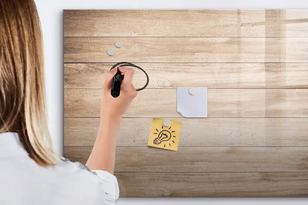 Tableau magnétique avec cadre en bois naturel