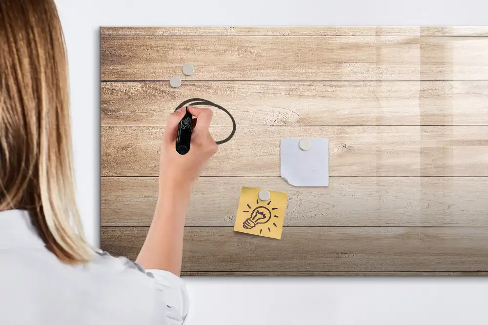 Tableau magnétique avec cadre en bois naturel