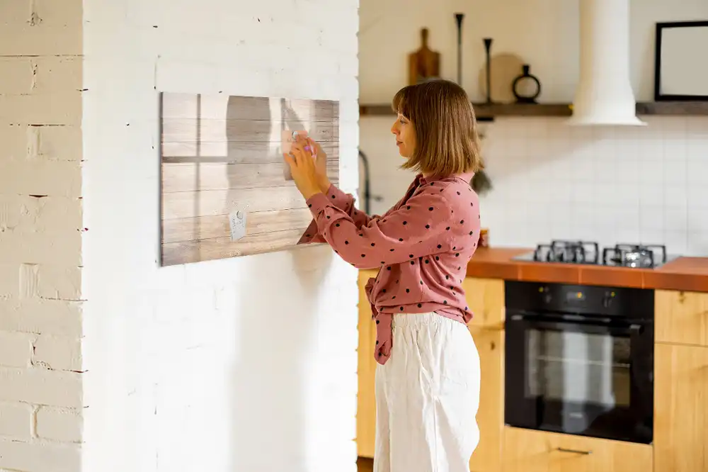 Tableau magnétique avec cadre en bois naturel