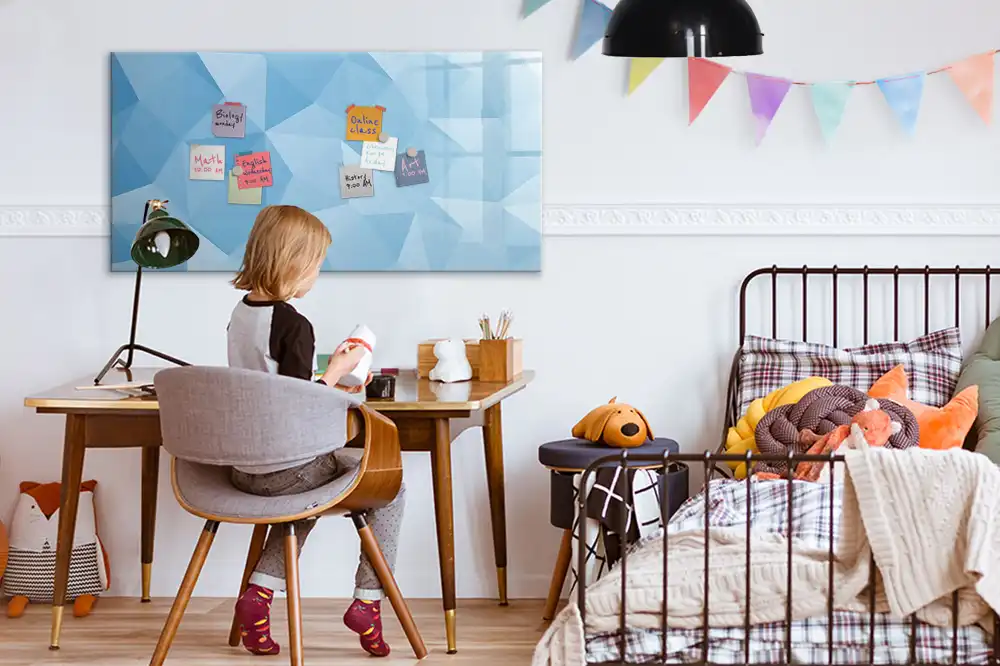 Tableau blanc magnétique effaçable à sec avec motif de pyramides abstraites