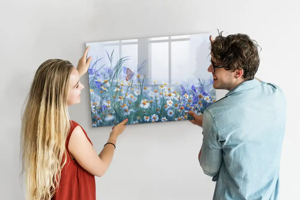 Tableau magnétique pour écriture motif papillon dans une prairie fleurie