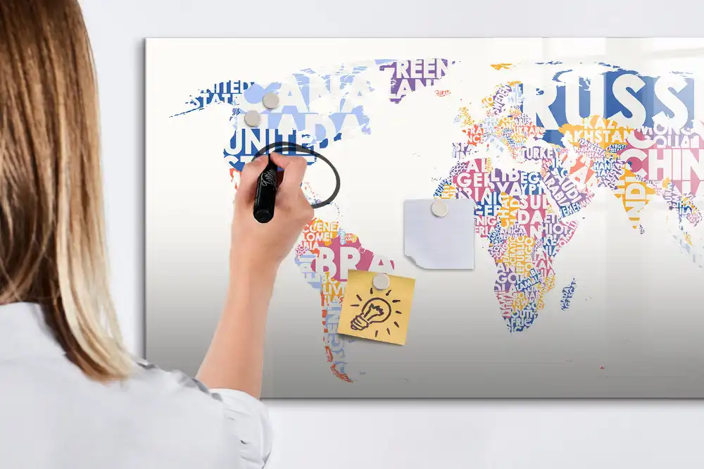 Tableau blanc magnétique effaçable à sec avec carte du monde
