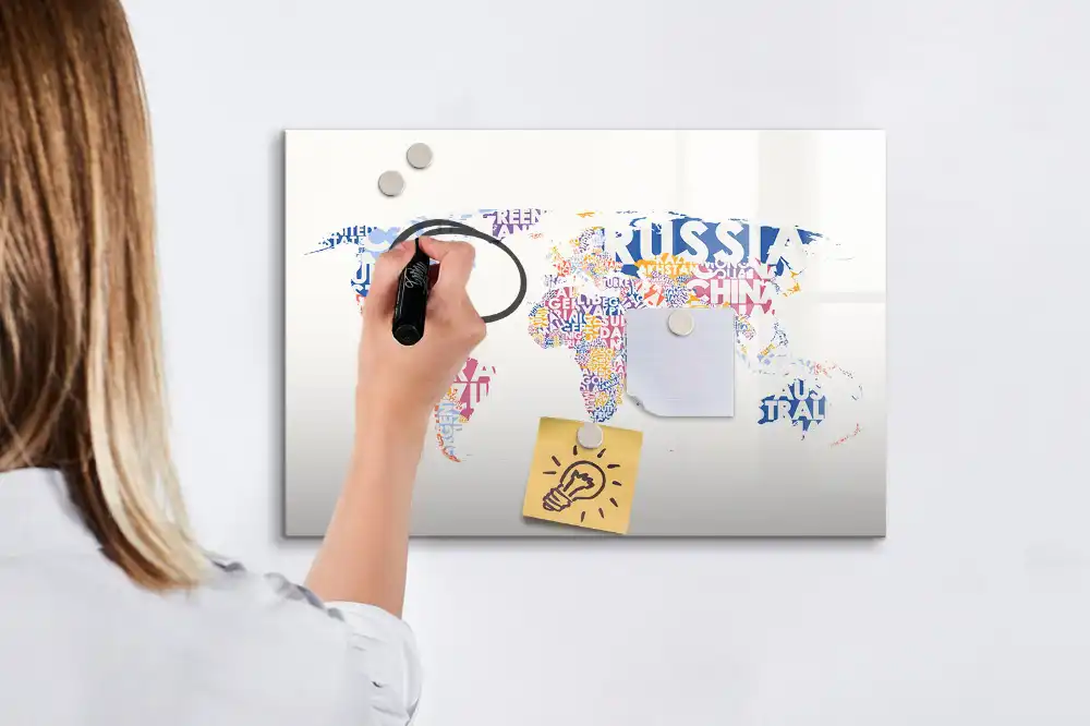 Tableau blanc magnétique effaçable à sec avec carte du monde
