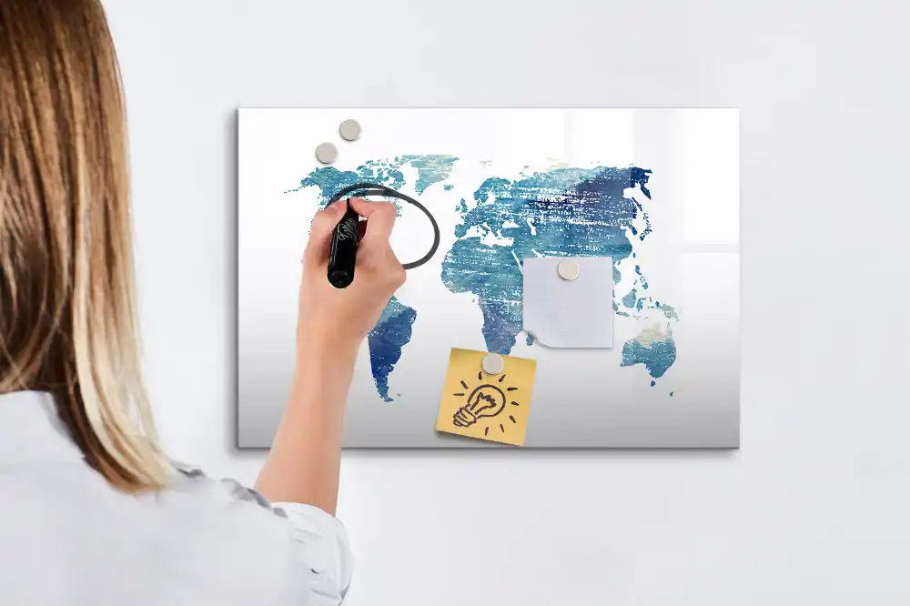 Tableau magnétique à dessiner avec grille géographique du globe