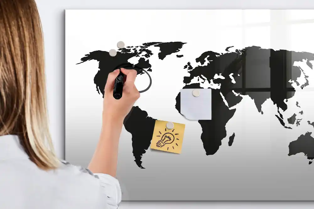 Tableau magnétique du monde à dessiner couleur noire