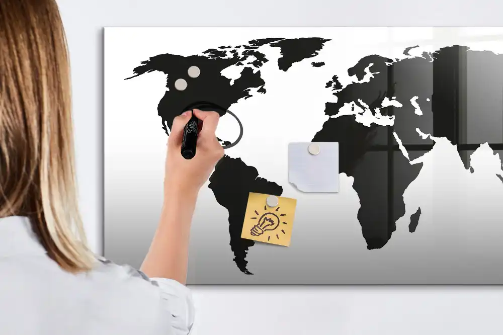 Tableau magnétique du monde à dessiner couleur noire