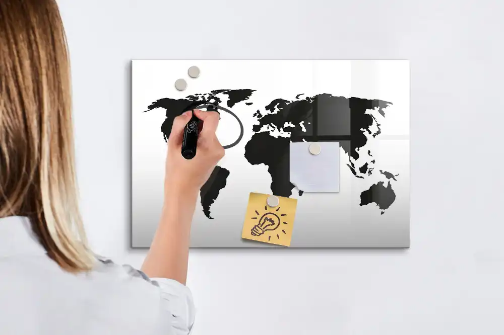 Tableau magnétique du monde à dessiner couleur noire