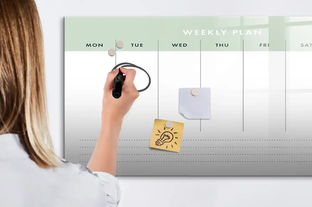 Tableau magnétique hebdomadaire pour organisation