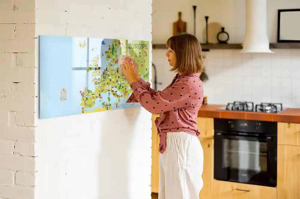 Tableau magnétique éducatif avec drapeaux du monde